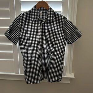 Gap Kids Boys Short Sleeve Button Down Shirt. Size Medium. Like New!